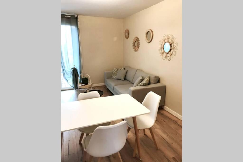 Serenidad - Appartement Cosy 50M2 Et Parking Châteauroux Esterno foto