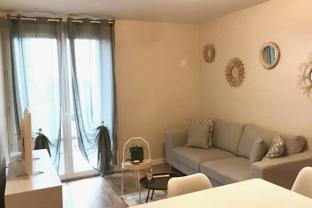 Serenidad - Appartement Cosy 50M2 Et Parking Châteauroux Esterno foto